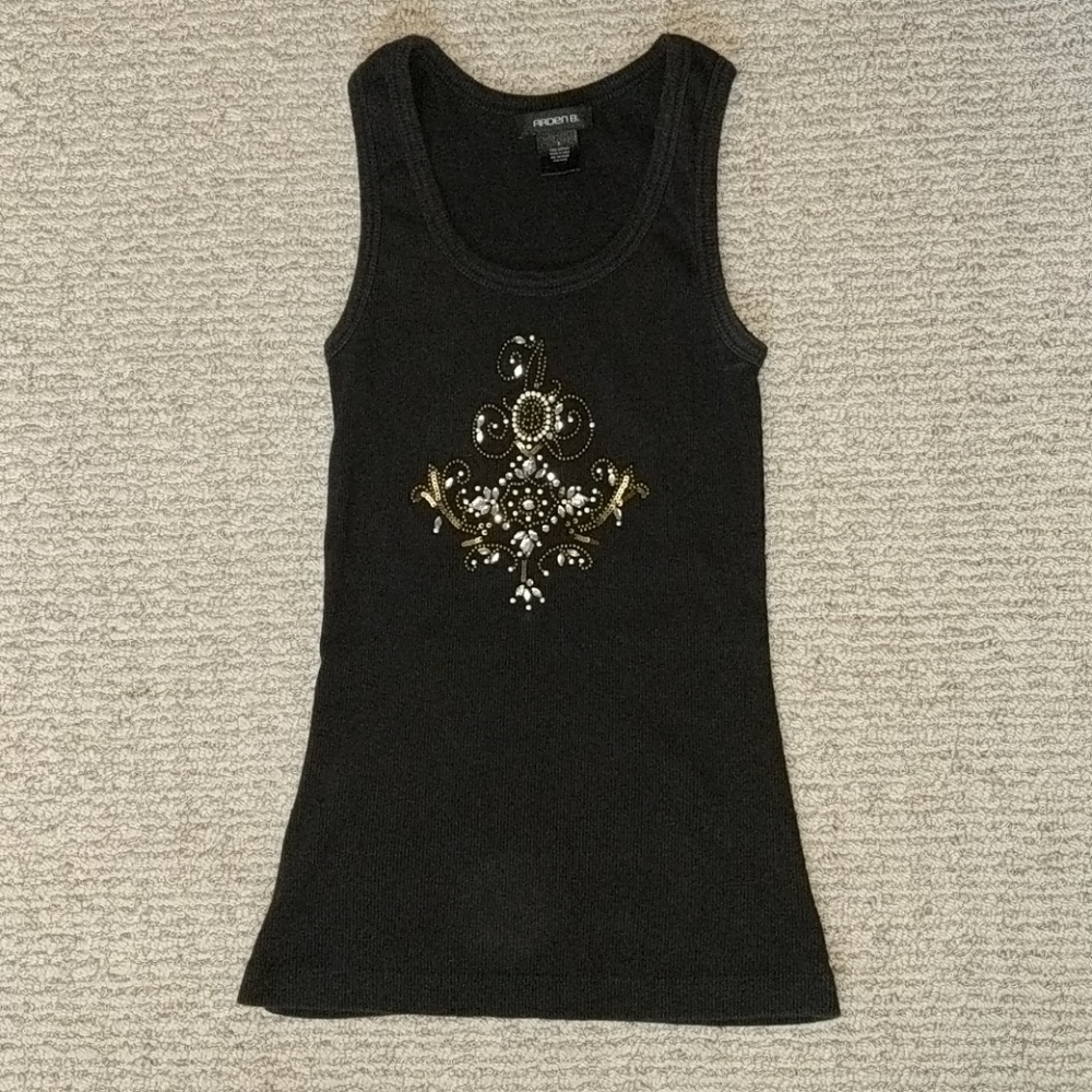 Black, ribbed tank